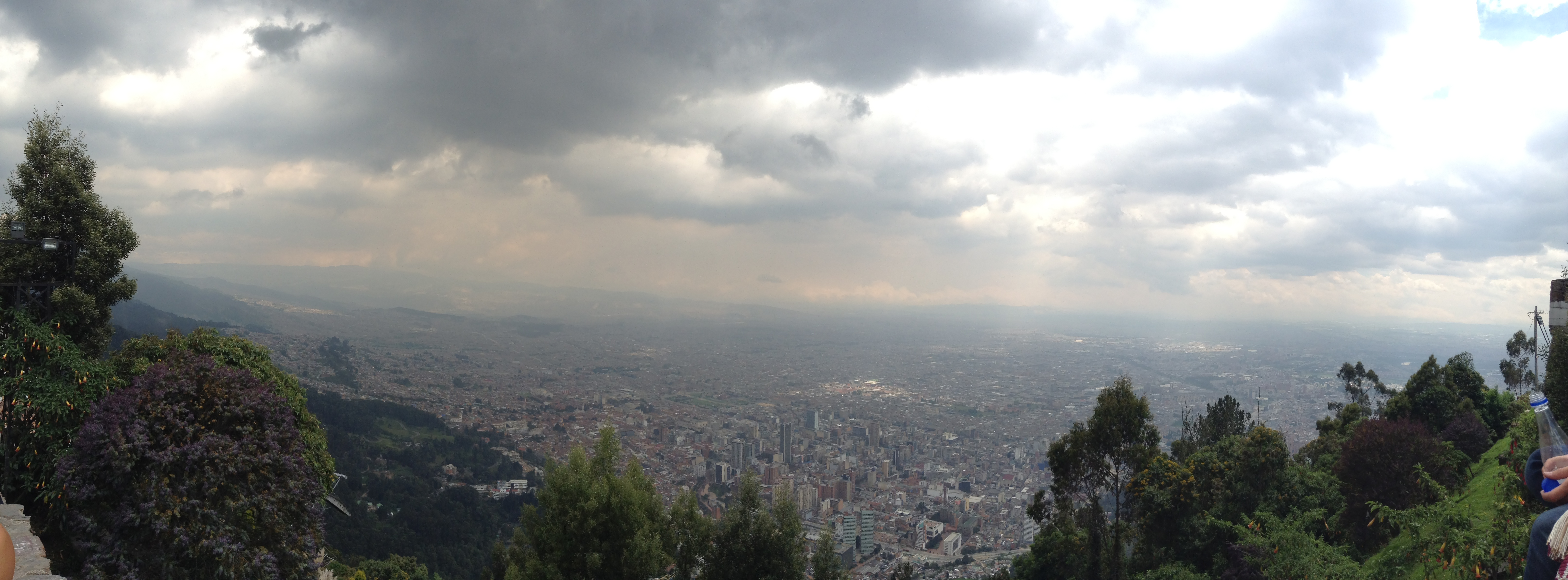 vista de bogota con tiempo